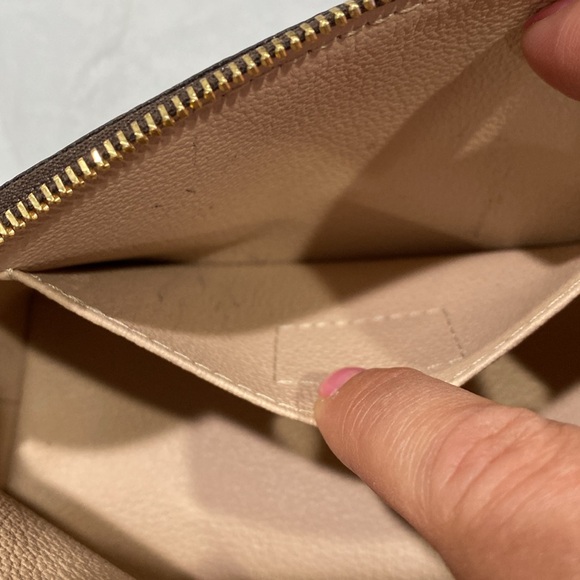 Louis Vuitton monogram cosmetic pouch - Picture 7 of 11